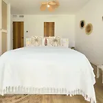Vacation I Moss, Ibiza-style Villa, Golf-front, Swimming-pool, Biohacking, Sauna, Fire-pit Lounge, 7min From Puerto Banus Willa *