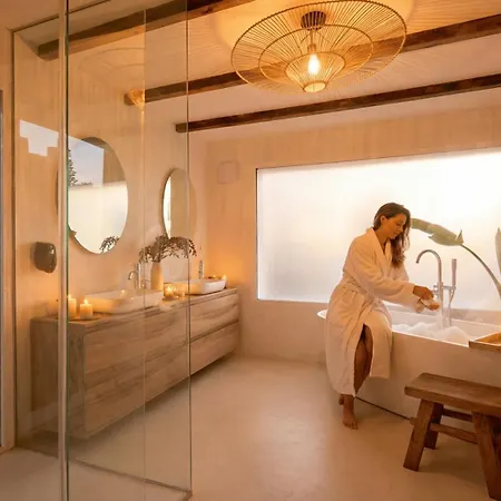 Villa Vacation I Moss, Golf-front, Swimming-pool, Minutes From The Marina And The Marbella