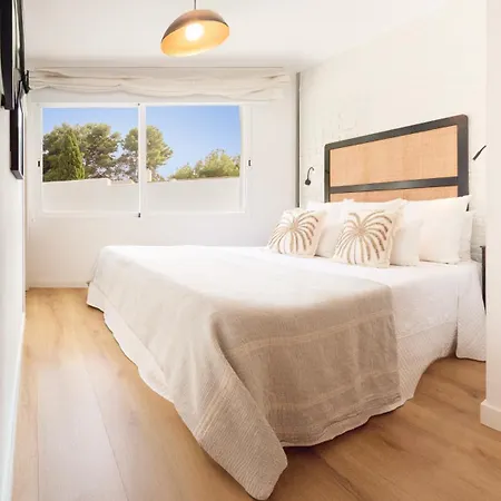 Vacation I Moss, Ibiza-style Villa, Golf-front, Swimming-pool, Biohacking, Sauna, Fire-pit Lounge, 7min From Puerto Banus Μαρμπέλλα