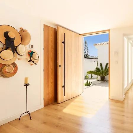 Vacation I Moss, Ibiza-style Villa, Golf-front, Swimming-pool, Biohacking, Sauna, Fire-pit Lounge, 7min From Puerto Banus