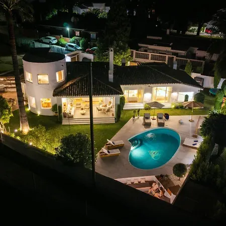 Vacation I Moss, Ibiza-style Villa, Golf-front, Swimming-pool, Biohacking, Sauna, Fire-pit Lounge, 7min From Puerto Banus Βίλα