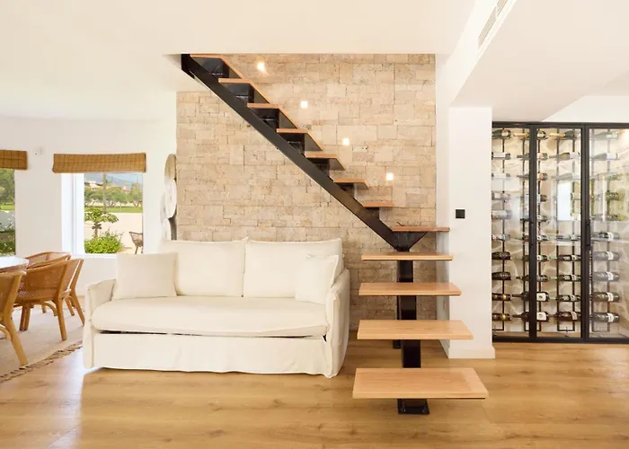 Villa Vacation I Moss, Golf-front, Swimming-pool, Minutes From The Marina And The