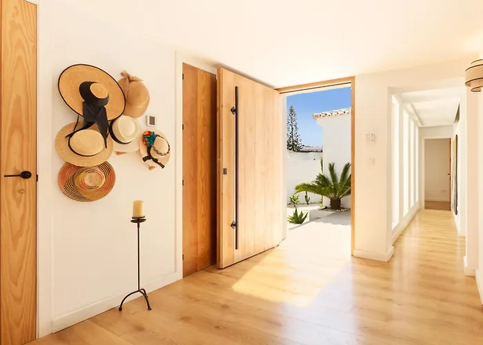 Vacation I Moss, Golf-front, Swimming-pool, Minutes From The Marina And The