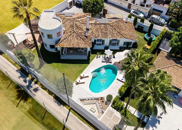 빌라 Vacation I Moss, Golf-front, Swimming-pool, Minutes From The Marina And The 마르베야