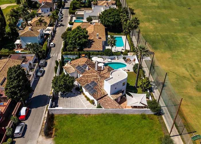 Vila Vacation I Moss, Golf-front, Swimming-pool, Minutes From The Marina And The Marbella
